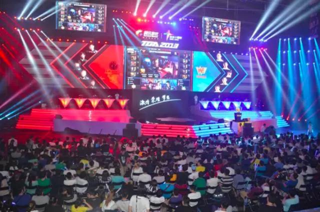 詹姆斯拖车